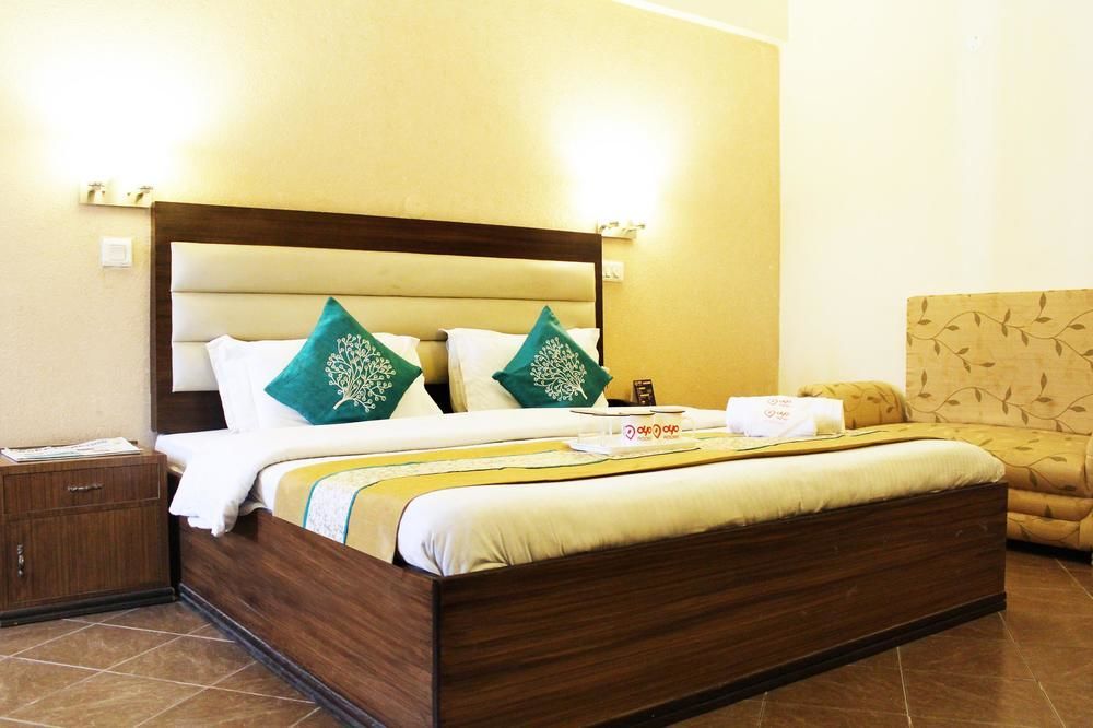 Oyo 1822 Hotel Ambassador 德拉敦 外观 照片