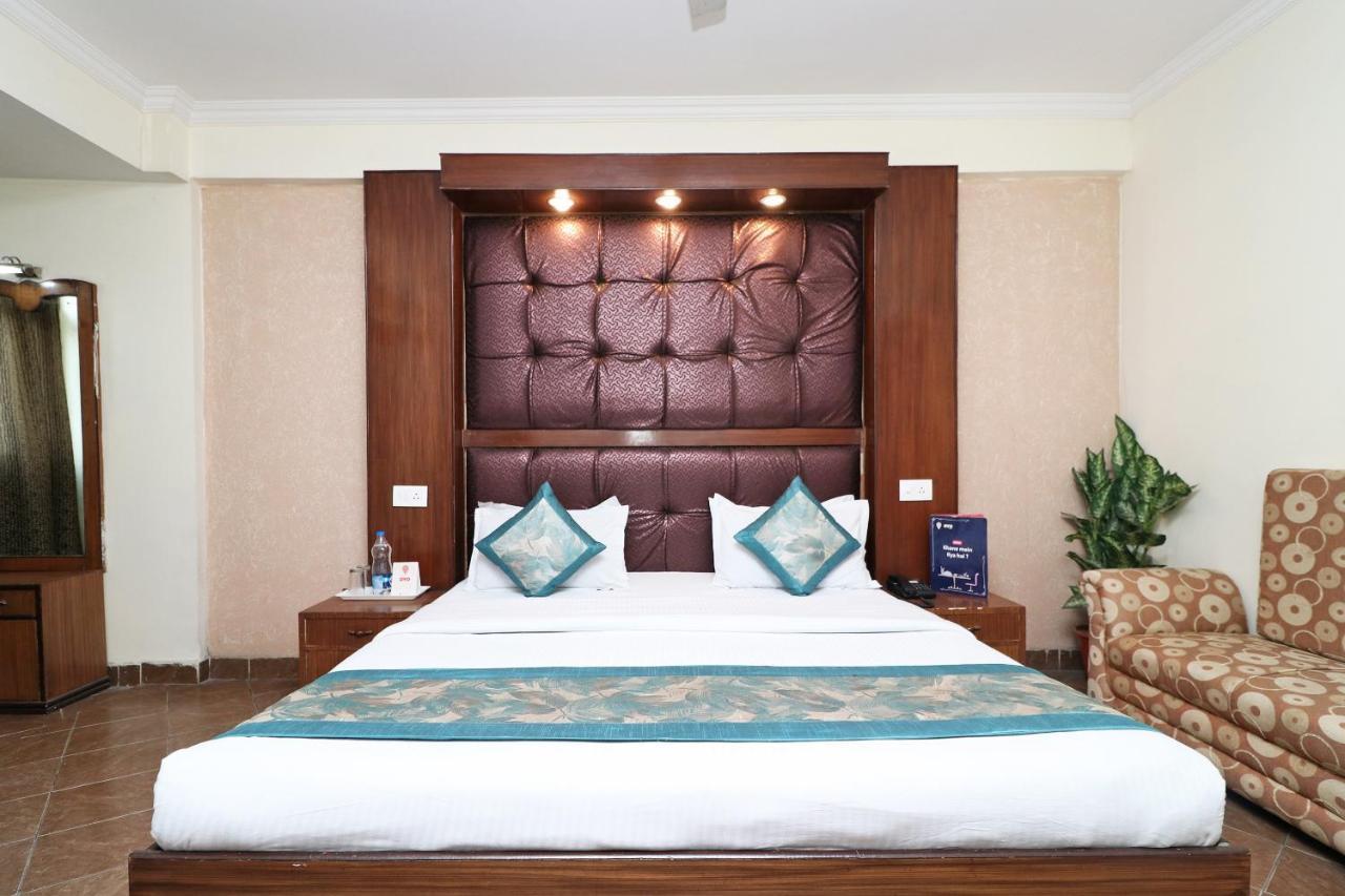 Oyo 1822 Hotel Ambassador 德拉敦 外观 照片