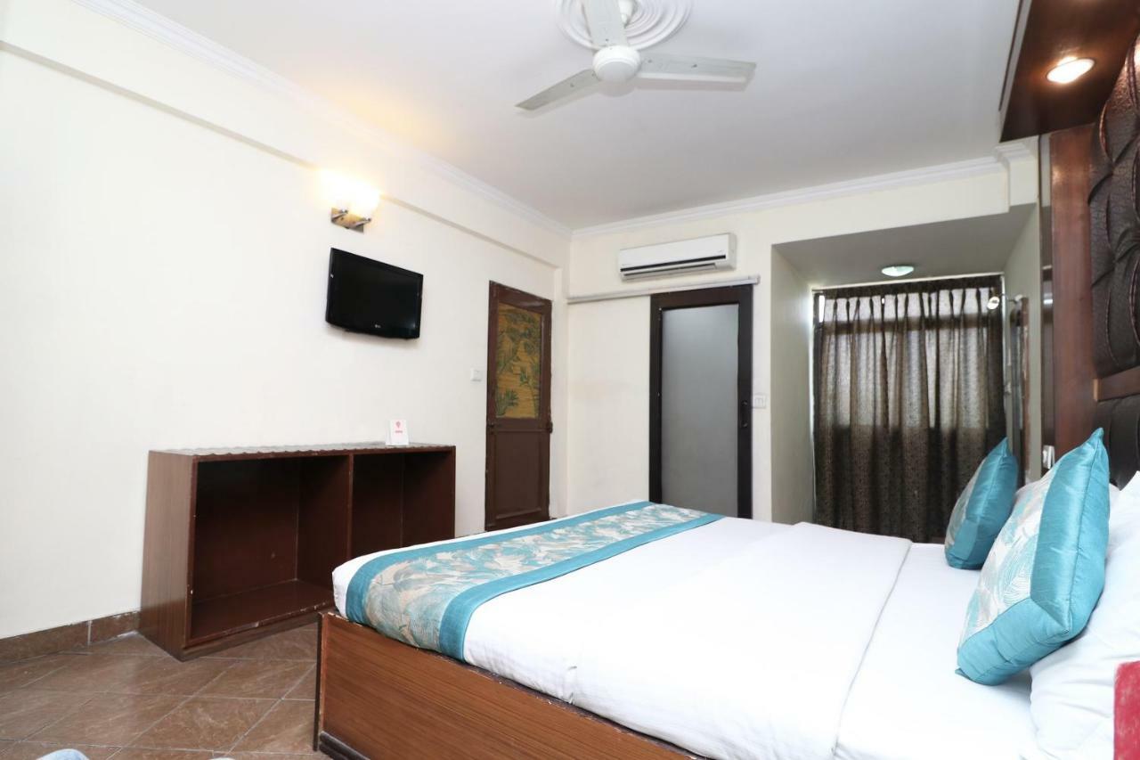 Oyo 1822 Hotel Ambassador 德拉敦 外观 照片