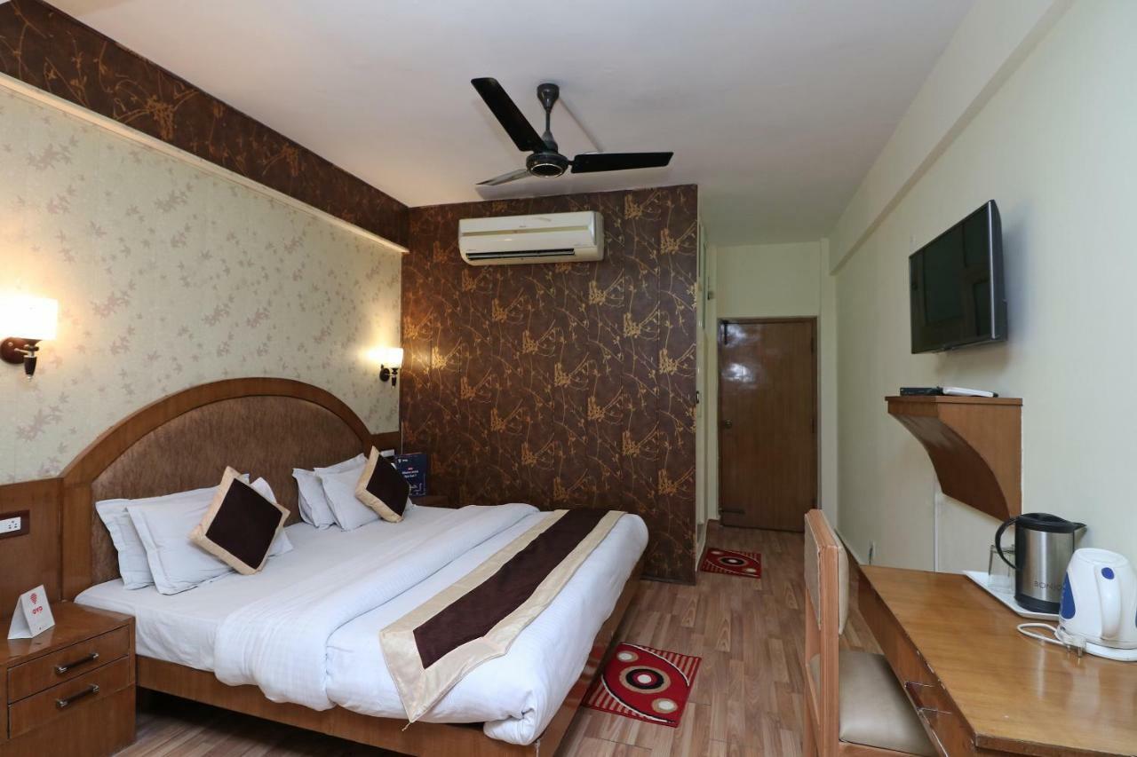 Oyo 1822 Hotel Ambassador 德拉敦 外观 照片